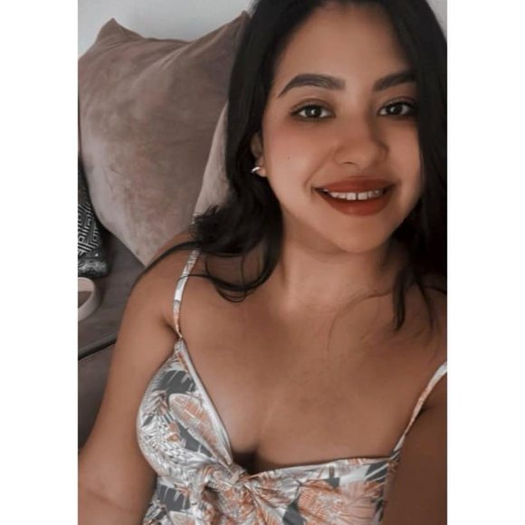 Meet your Posher, Lizette - Picture 1 of 1